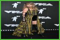 Pink Hair, Don’t Care! Taylor Swift Shows Off Edgy New ‘Do in New York City